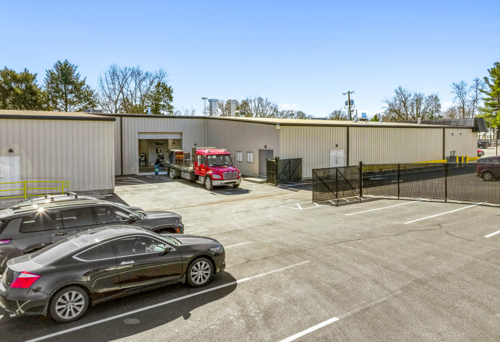 Louisville MSA Caliber Collision for Sale - Duong Investment Group